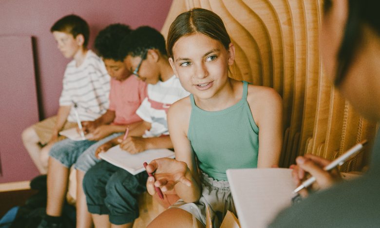 sibling support - child with therapist